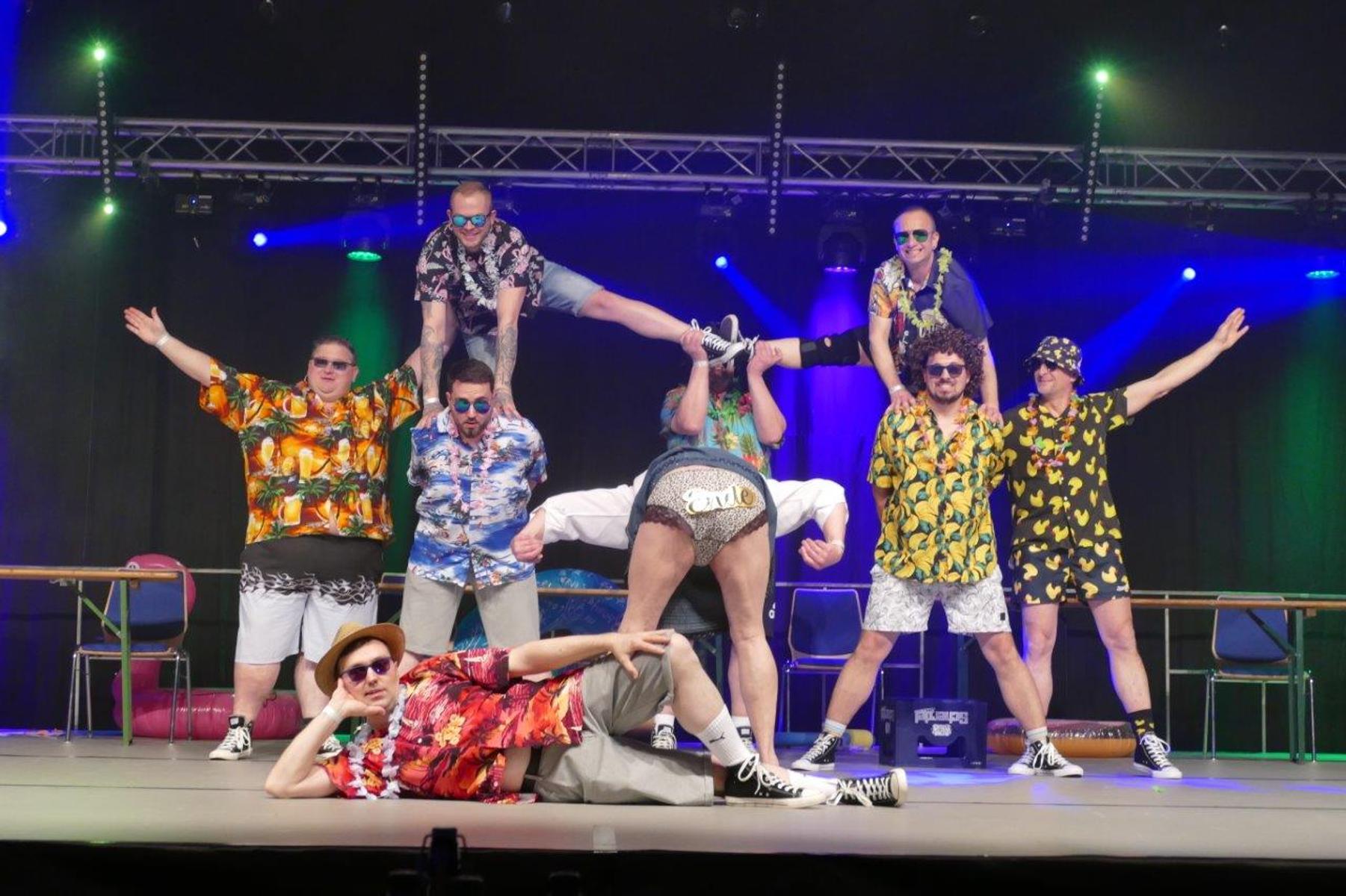 13 Gruppen beim Männerballett in der Frankenhalle Naila: Hervorragender dritter Platz für die Tänzer der KA TuS 02 Lippertsgrün