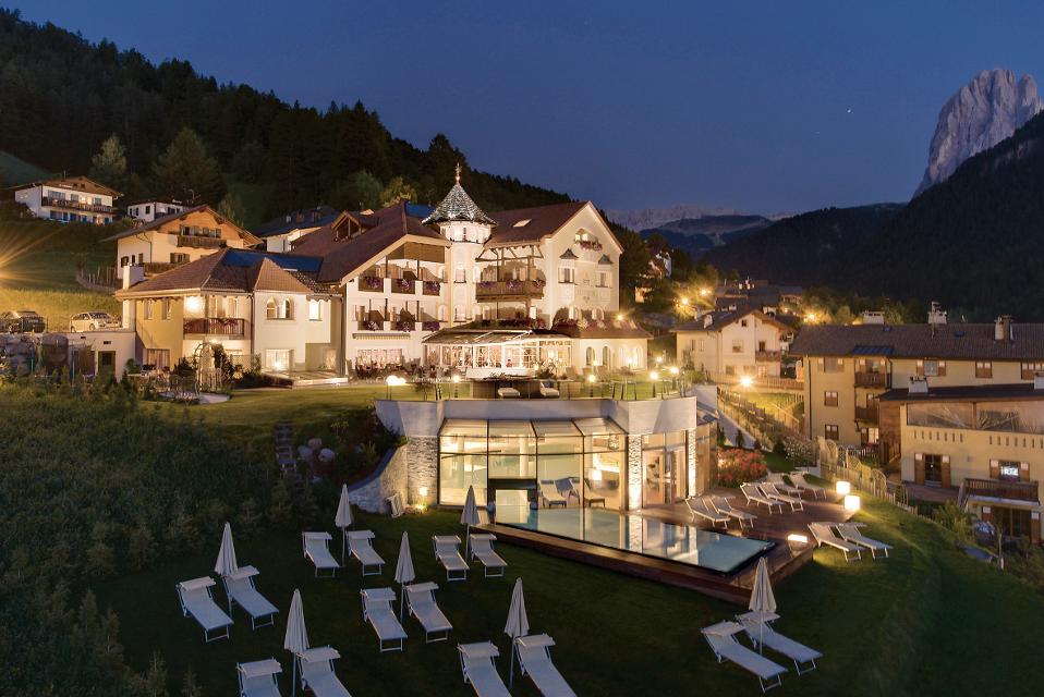 Indoor & outdoor pool, Wellness, SPA & Beauty, outdoor activity, gourmet, Member Bike Hotels Südtirol, ski and mountain guide