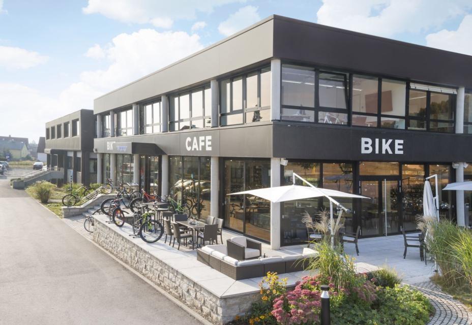 Bike-Store, Bike-Park und Bike-Café - Alles in einem