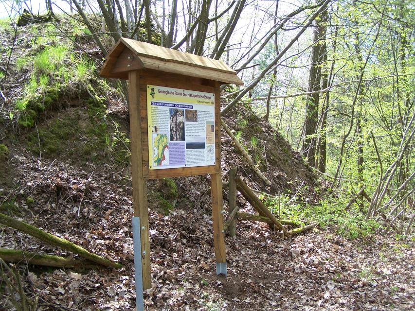 Im Steinbruch bei Eyershausen kann man Schilfsandstein und die alte Steinhauertradition sehen.