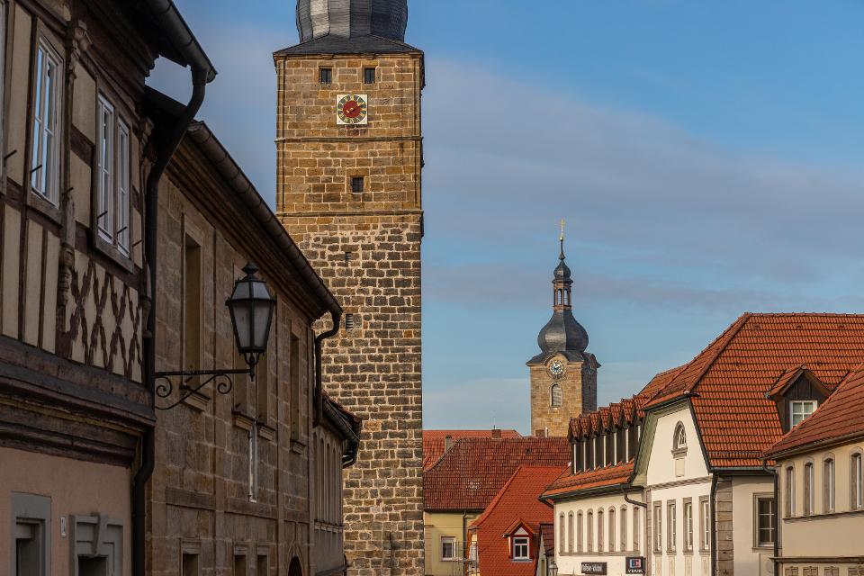 Musik an fünf verschiedenen Orten in der mittelalterlichen Fachwerkstadt Ebern.