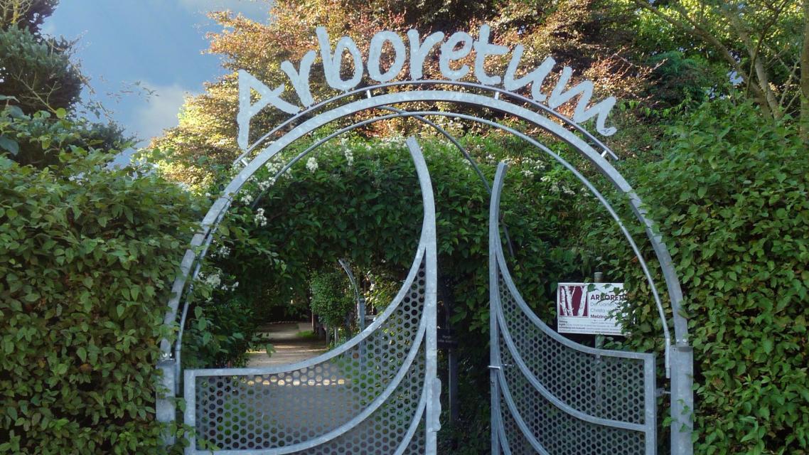 Eingang zum Arboretum Melzingen