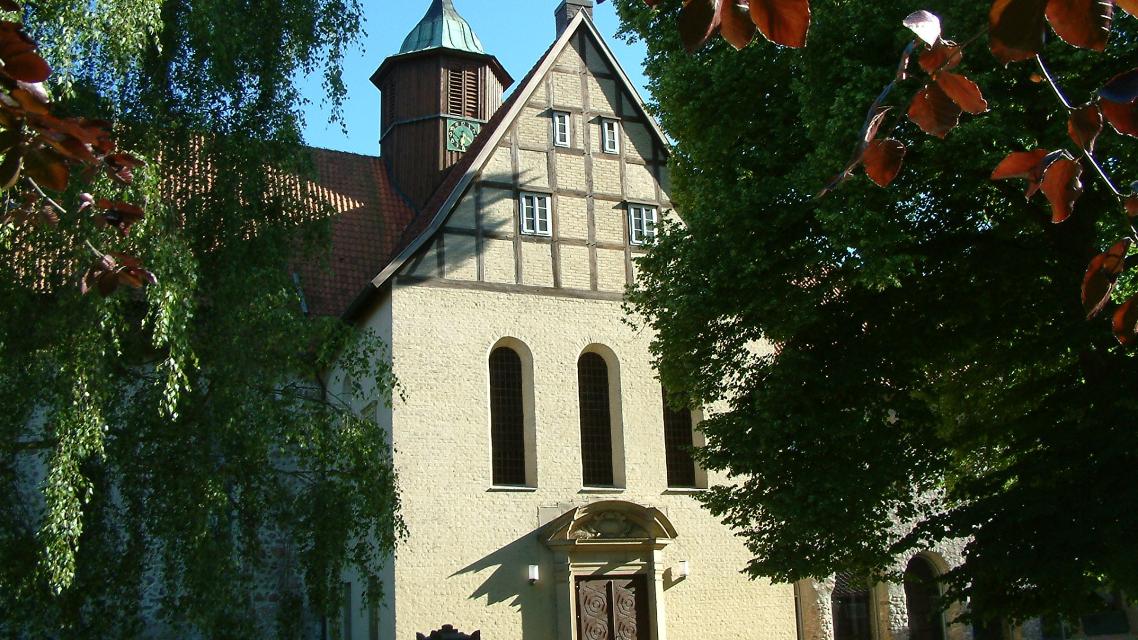 Beginnen Sie die Tour inmitten schönster Natur und erkunden den Ursprung der Hansestadt: Oldenstadt 
