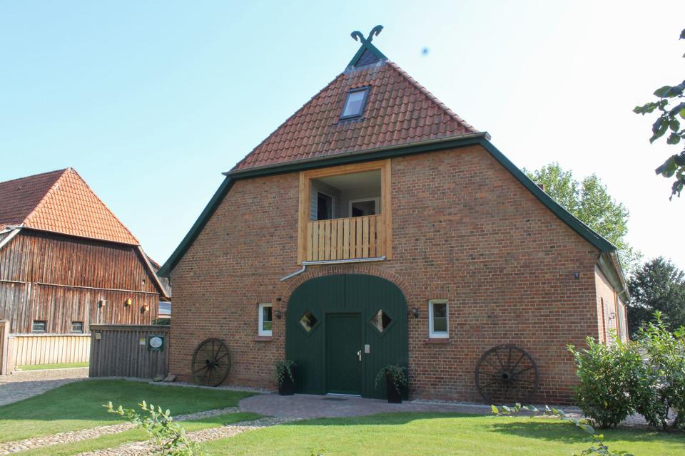 Im Klosterflecken Ebstorf erwartet die Gäste auf einem Resthof in Ortsrandlage die beiden Ferienwohnungen der Familie Nimz.