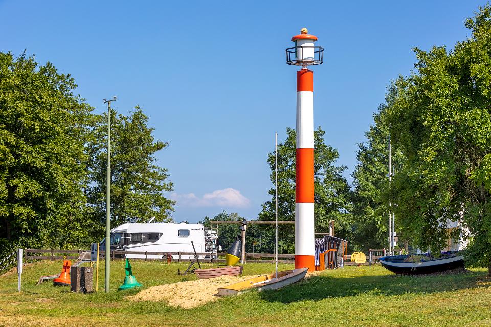 Im Ortsteil Gr. Liedern sehr schön gelegen auf dem Gelände des Sportboothafens am Elbe-Seitenkanal.