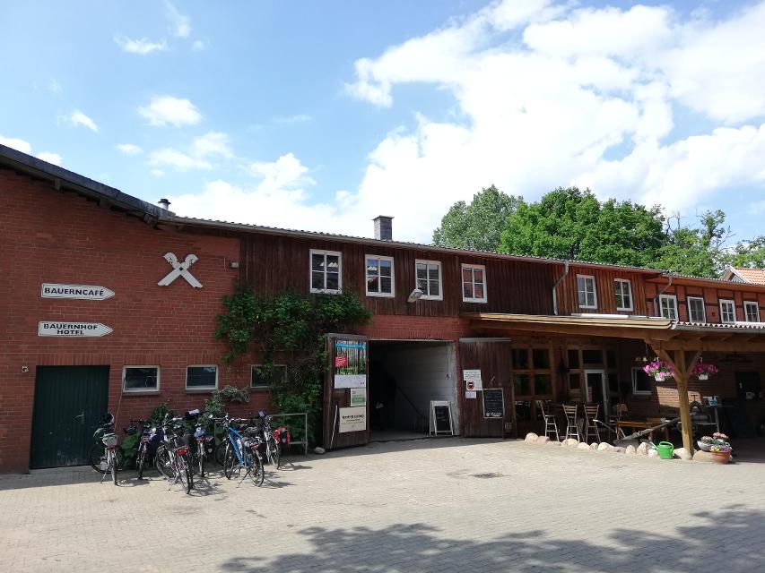 Erlebnisbauernhof mit Café, Restaurant und Hotel, kostenlose E-Bike-Ladestation