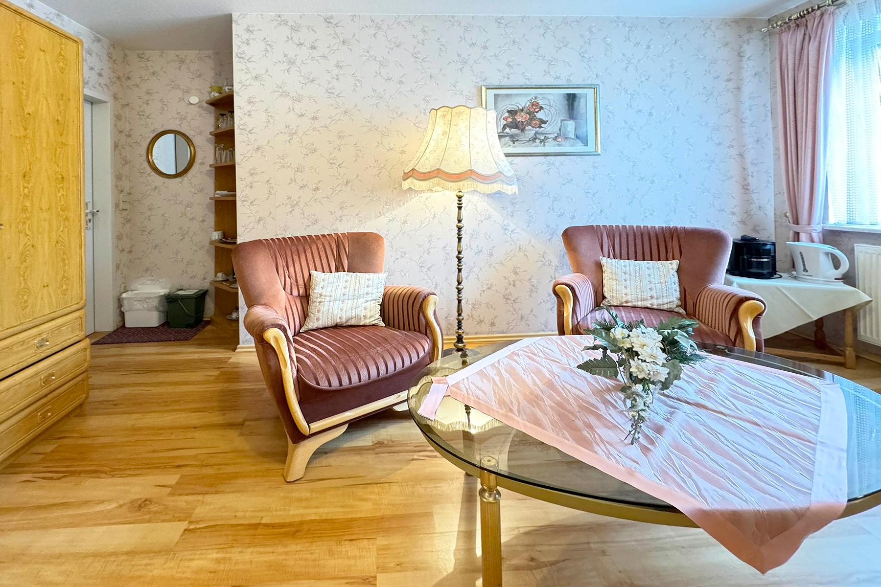 Wohnzimmer Zimmer 16 in der Pension Lindhofer  in Bad Bevensen
