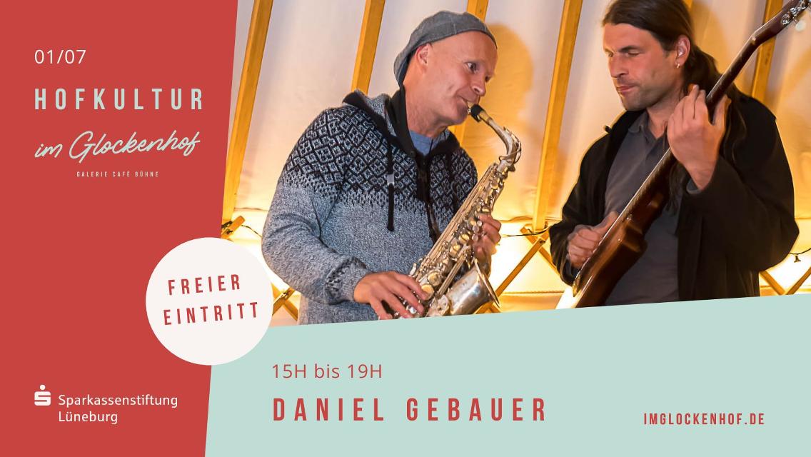 Wenn ein Saxophonist aus dem tiefsten Süden Deutschlands, der mit seinen „Babies“ (Alt und Tenor) schon die einsamsten Strände, urigsten Kneipen und verrücktesten Festivals Neuseelands bespielt hat, auf einen Berliner Gitarristen mit kroatischen Wurzeln, Django-flink...