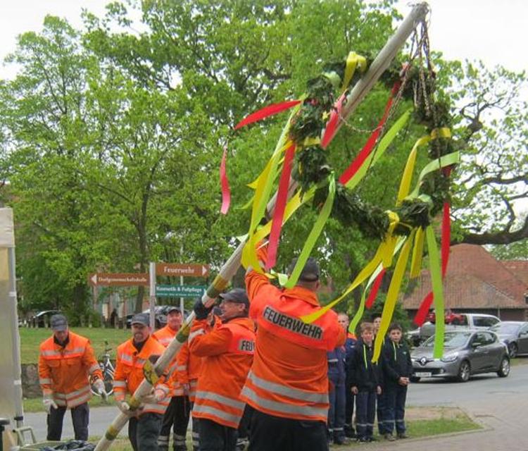 Am 1. Mai ist es wieder soweit – die Gemeinde Hittbergen freut sich darauf, Sie zum Miafest an der Dorfgemeinschaftshalle zu begrüßen.  