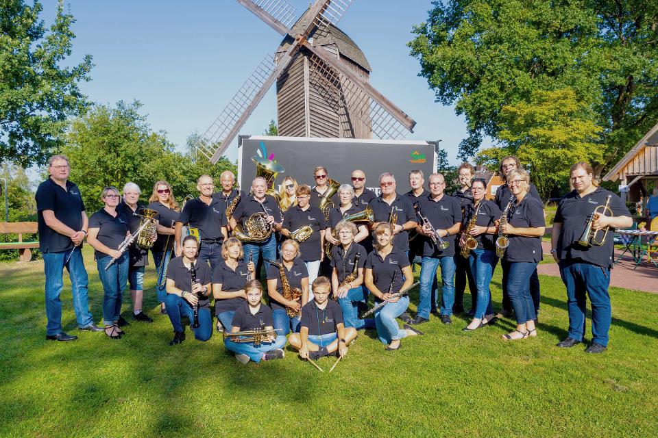 Am 20. Juni 2024 findet ein Konzert zur Sommersonnenwende an der Pergola im Kurpark mit dem Blasorchester Bad Bevensen statt.