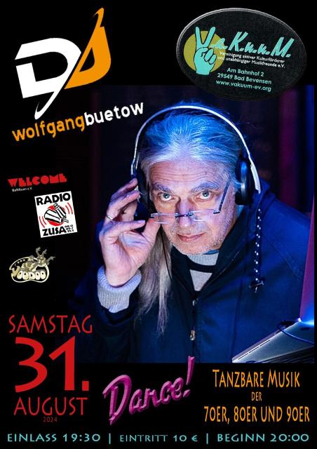 DJ Wolfgang Buetow, geboren in den 60er Jahren, wurde musikalisch in den 70er Jahren geprägt. In ländlichen Diskotheken wie dem WELCOME in Hützel oder dem VOODOO in der Lüneburger Altstadt hatte er so etwas wie ein zweites Zuhause. Seit 2014 ist er DJ der...