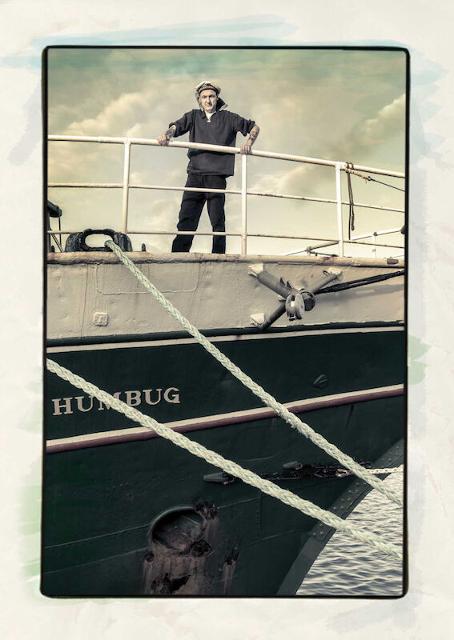 Dirk Langer, alias Nagelritz, steht für modernes Seemannsgarn, skurrile Geschichten und sehnsüchtige Seemannsmusik - weitab der bekannten Shantys