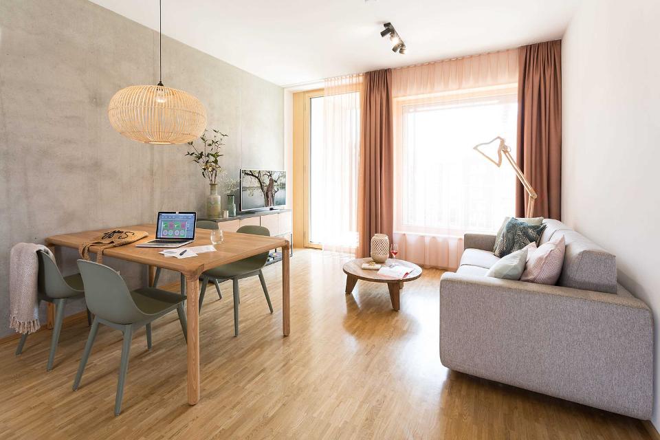 Die CINARI Suites bieten ein „Wohnen auf Zeit“-Konzept für Menschen, die während ihres Aufenthaltes in Heilbronn wohnen möchten wie in einem zweiten Zuhause. Genießen Sie die Privatheit in Ihren „eigenen vier Wänden auf Zeit“...