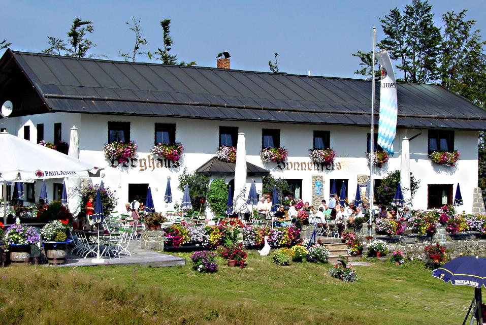 Traditionsgasthof am Großen Arber mit bayerischer Atmosphäre. 