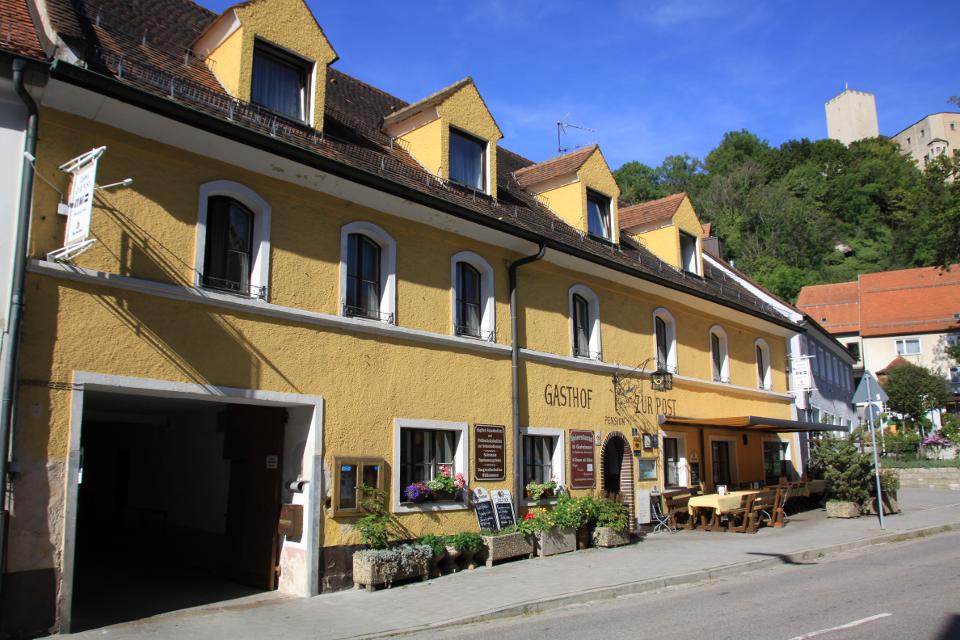 Gasthof mit bayerischer Gastlichkeit inmitten des Luftkurortes Falkenstein.