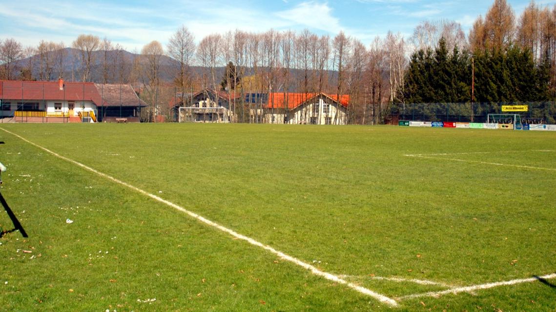 Der Fußballplatz des Fußballvereins „SC Arrach-Haibühl“...