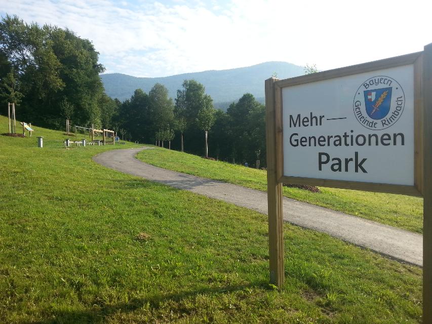 Der Mehrgenerationenpark - ein Ort des Lernens und der Naturbegehung für Jung und Alt 