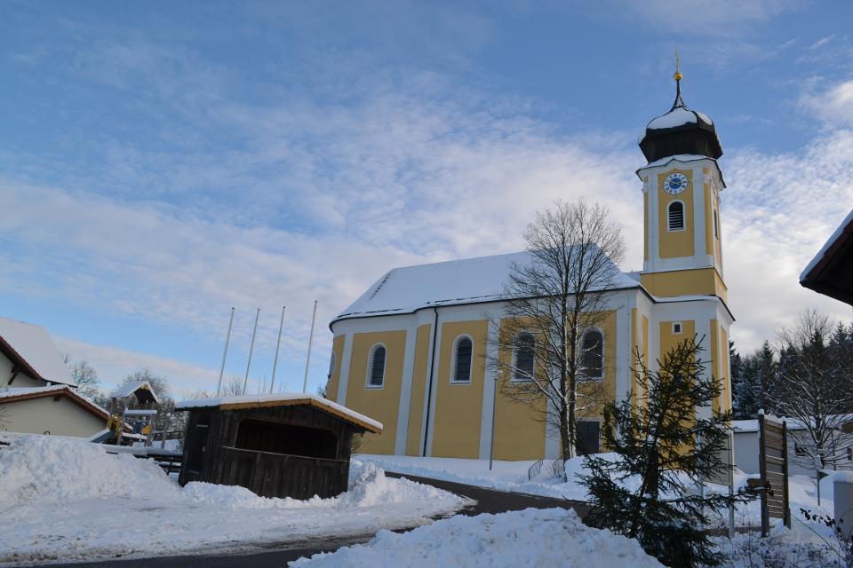 Wallfahrtskirche, die dem heiligen Leonhard geweiht ist.