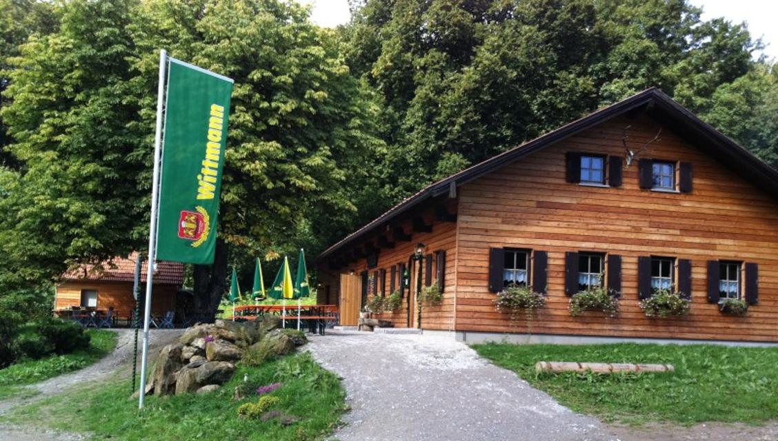 Die Hütte am Haidstein hat wieder geöffnet!Ein lohnendes Ziel - nicht nur für Wanderer.