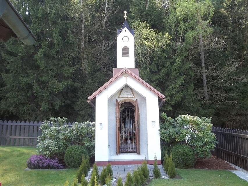 "Maria-Hilf-Kapelle" der Familie Franz Traurig 