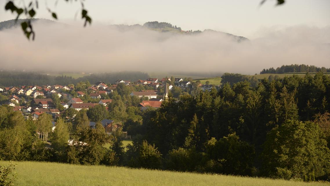 Bewundern Sie die Landschaft von Haibach nach Elisabethszell