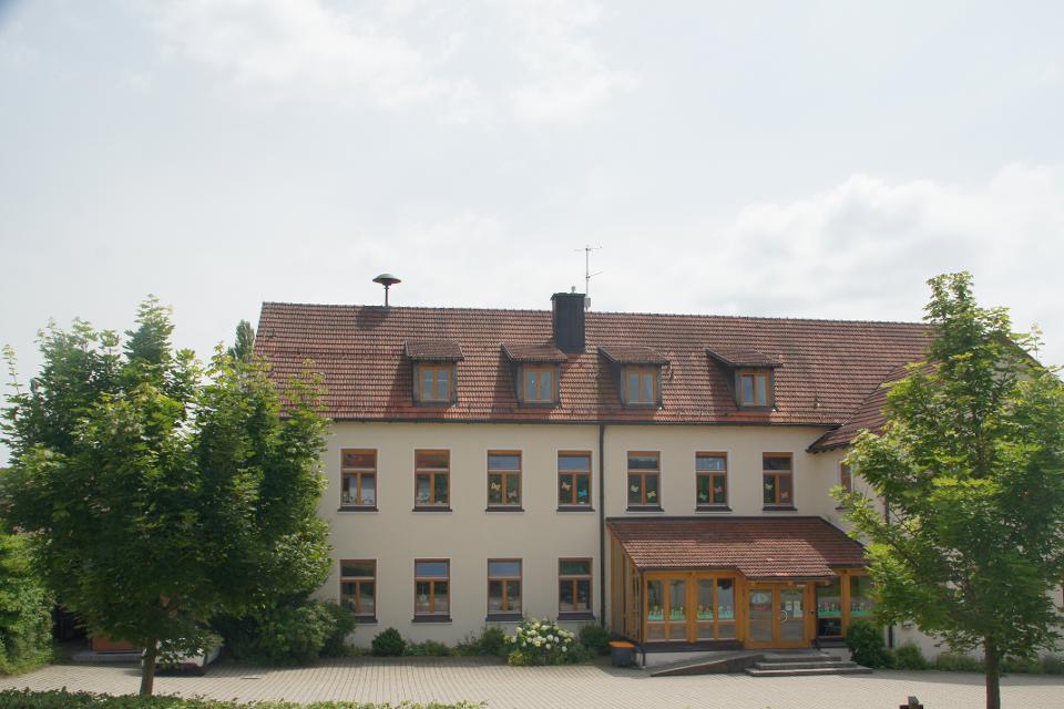 Grundschule der Gemeinde Neukirchen