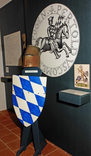 In der Abteilung Ritter, Rauten und Co ist ein Schild mit den Bayerischen Rauten, also mit weiß blauen Rauten, ausgestellt.