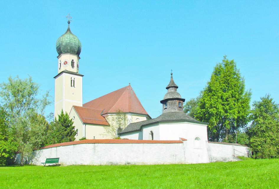 Pfarrkirche St. Jakob d. Ä. mit Friedhofskapelle Hl. Kreuz