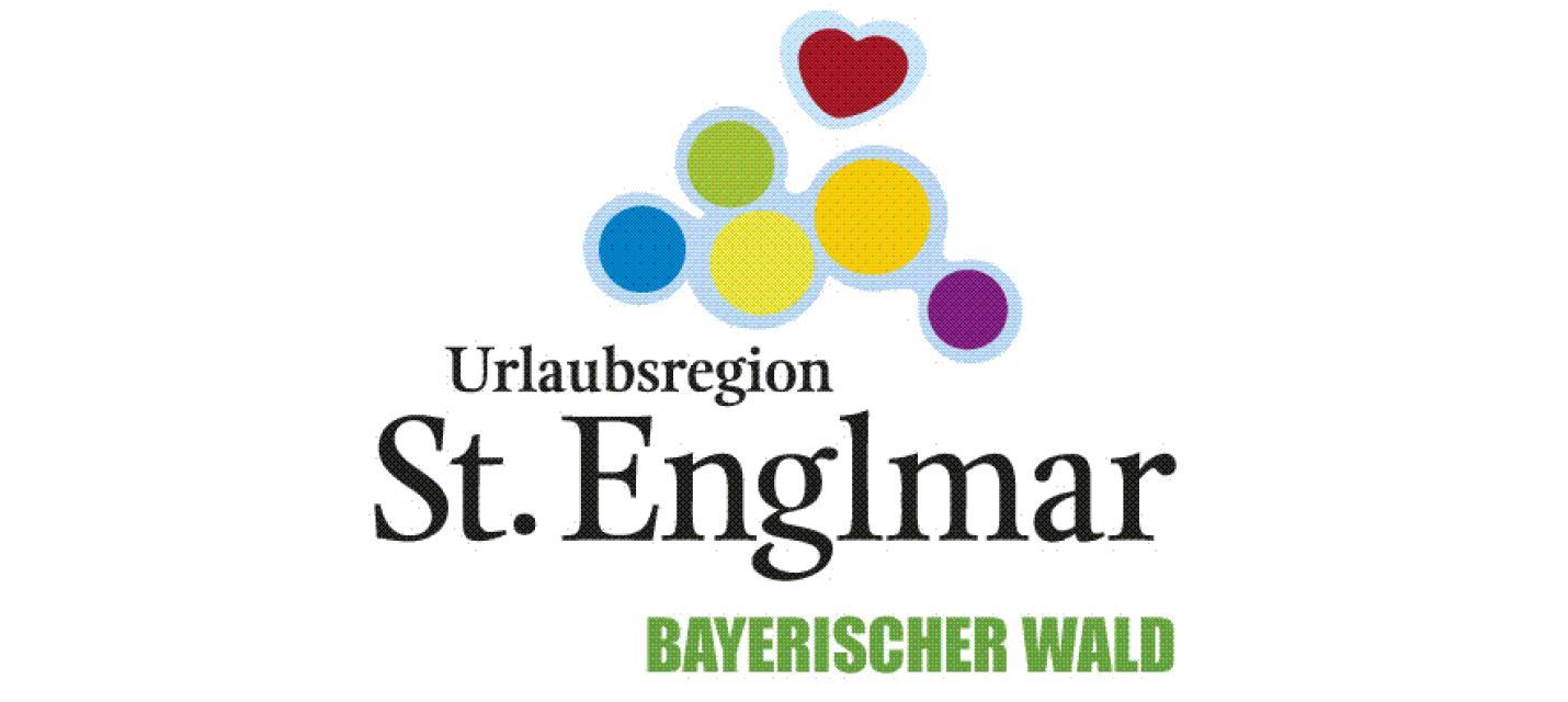 Das Logo der Urlaubsregion Sankt Englmar besteht aus fünf zusammenhängenden, hellblau umrahmten Kreisen in den Farben blau, grün, gelb, orange und violett. Darüber ein ebenfalls hellblau umrahmtes, rotes Herz. Unter den Kreisen steht in schwarz "Urlaubsregion St. Englmar" und in grün "Bayerischer Wald".