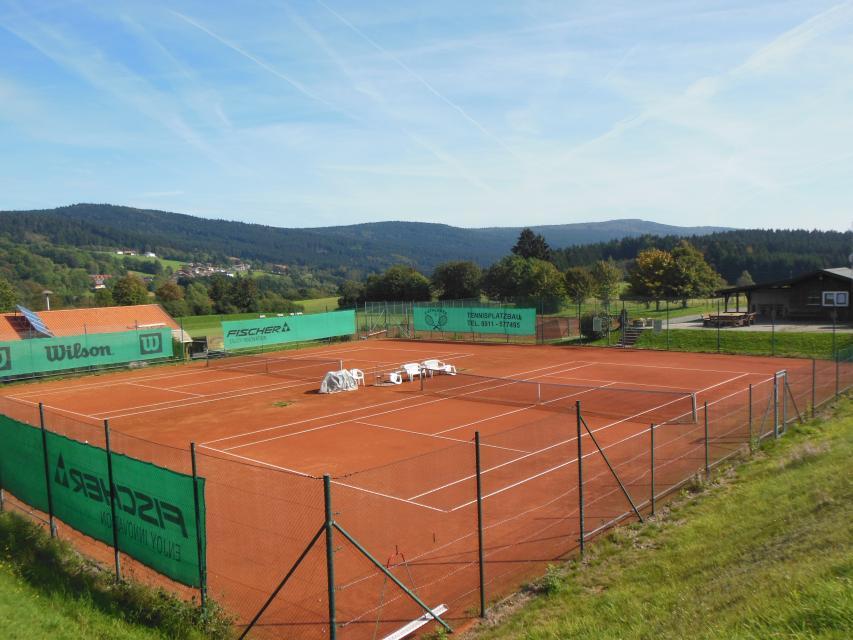 Tennisfreiplätze am Sportgelände am Tannenbaum