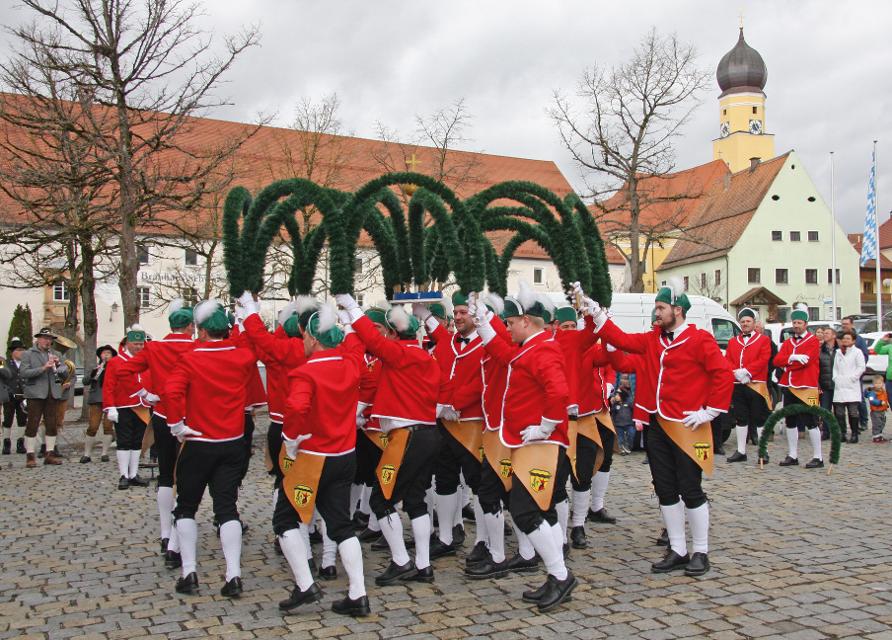 Seit 1896 tanzen die Schwarzacher Schäffler alle 7 Jahre