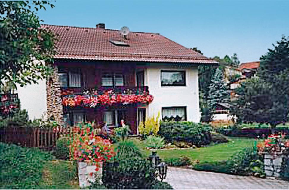 Im Herzen des Bayerischen Waldes in Niederbayern liegt die 630 Einwohner große Gemeinde Loitzendorf. In erholsamer Lage liegen hier die Ferienwohnungen Zach.