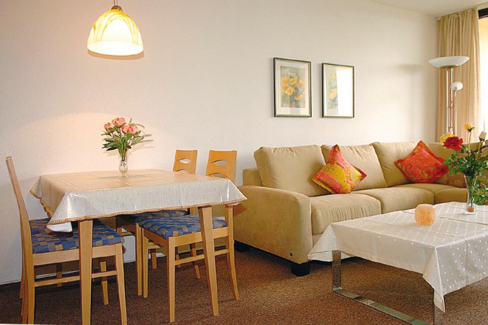 Komfort-Wohnung - renoviert und neu ausgestattet. 