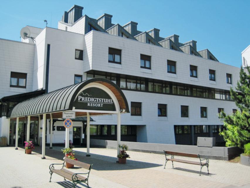 Private Appartments im Predigtstuhl Resort mitgroßer Badelandschaft, Sauna u. Fitnesscenter
                 title=