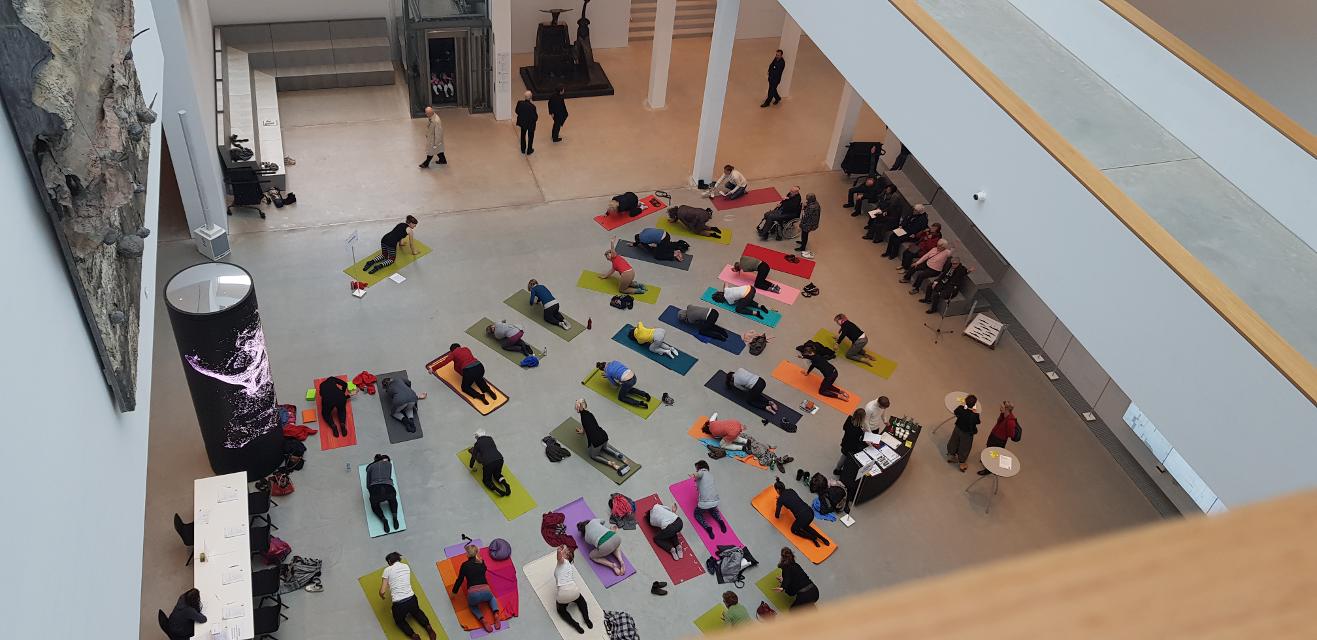 Yoga in der Kunsthalle. Gespräch zur Ausstellung 