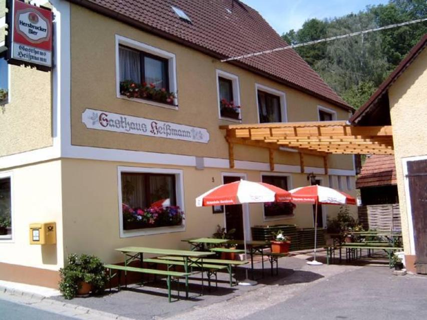 Gaststätte mit Schlachtschüssel (Freitag) in Morsbrunn bei Kirchsittenbach.