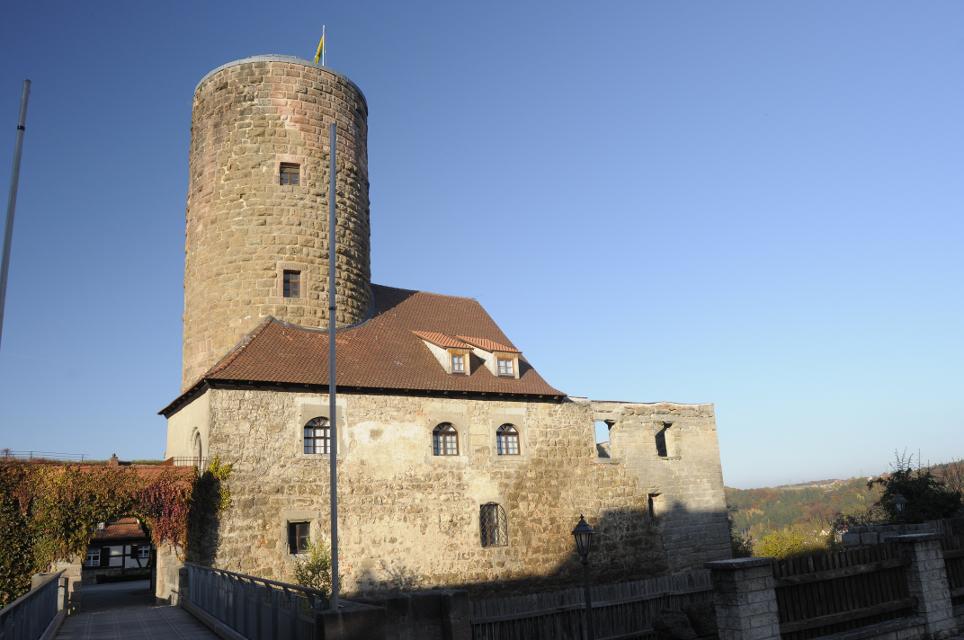 Im 12. Jahrhundert erbaute Burg