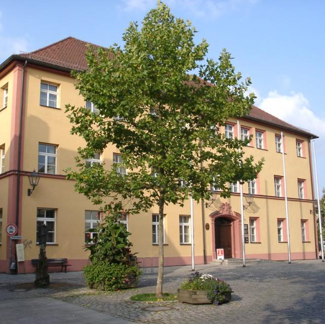 Wohn- und Amtsgebäude des Kastners, eines Nürnberger Patriziers. Heute finden dort regelmäßig Kunstausstellungen statt