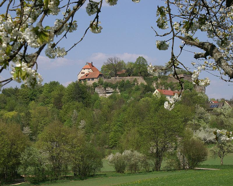 Rund um Hartenstein lädt die Natur zu Entdeckertouren ein – und traditionelle Kirchweihfeste zum mitfeiern.