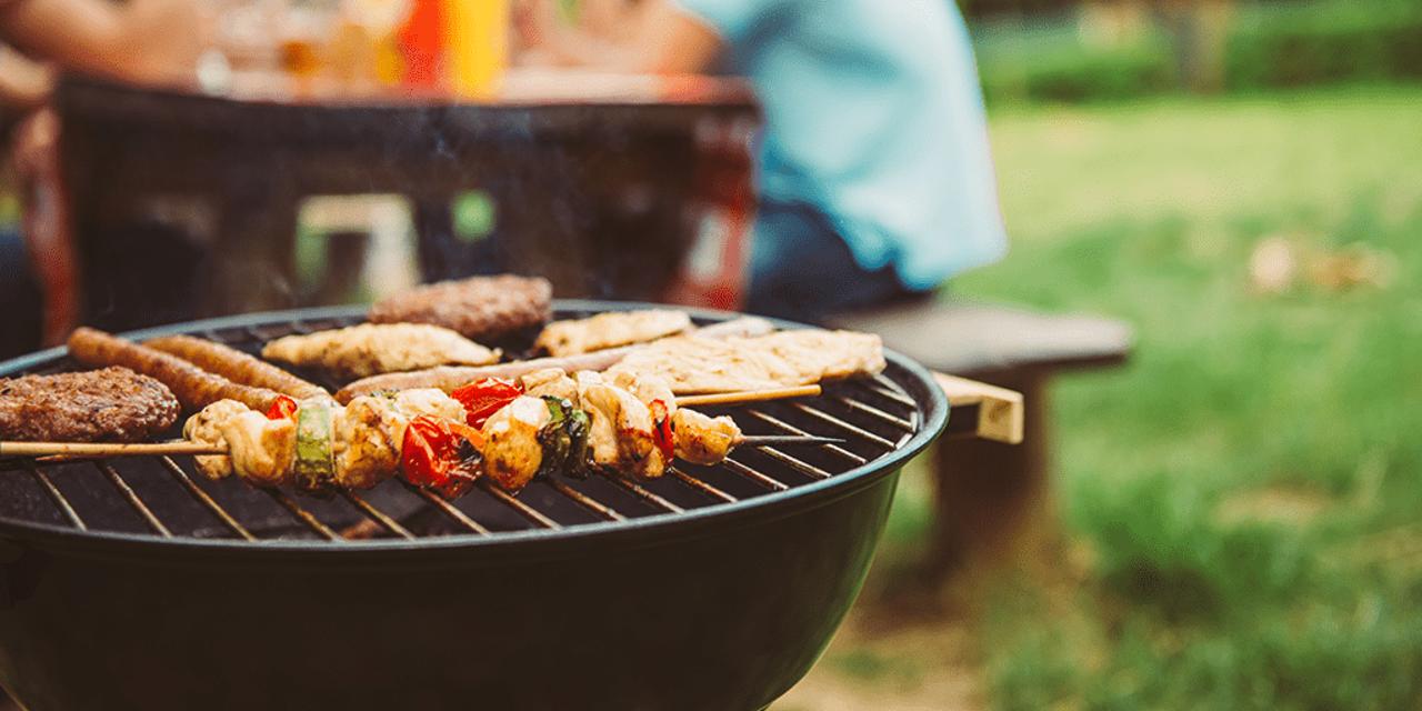 Erleben Sie einen sommerlichen kulinarischen Genuss in Form eines Barbecues in unserem Biergarten!
