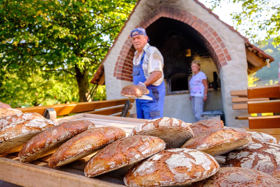 Der Brotexperte im Interview über die traditionellen Backofenfeste, die von 6. Juli bis 15. September im ganzen Nürnberger Land stattfinden und die Faszination Brot an sich. 