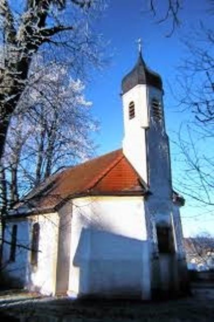 Die St. Martins Kapelle, unter Einheimischen besser als Hettenkapelle bekannt, ist eine Ortskapelle von Hohenpeißenberg. Sie befindet sich in der Nähe der Hettenstraße.    