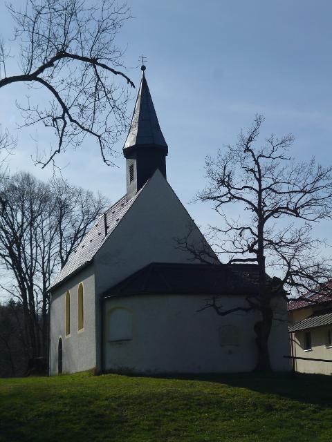 Die spätmittelalterliche Kapelle St. Maria Magdalena im Seeshaupter Ortsteil Hohenberg wurde 1356 erbaut. Im 17. Jahrhundert wurden umfangreiche Veränderungen durchgeführt.