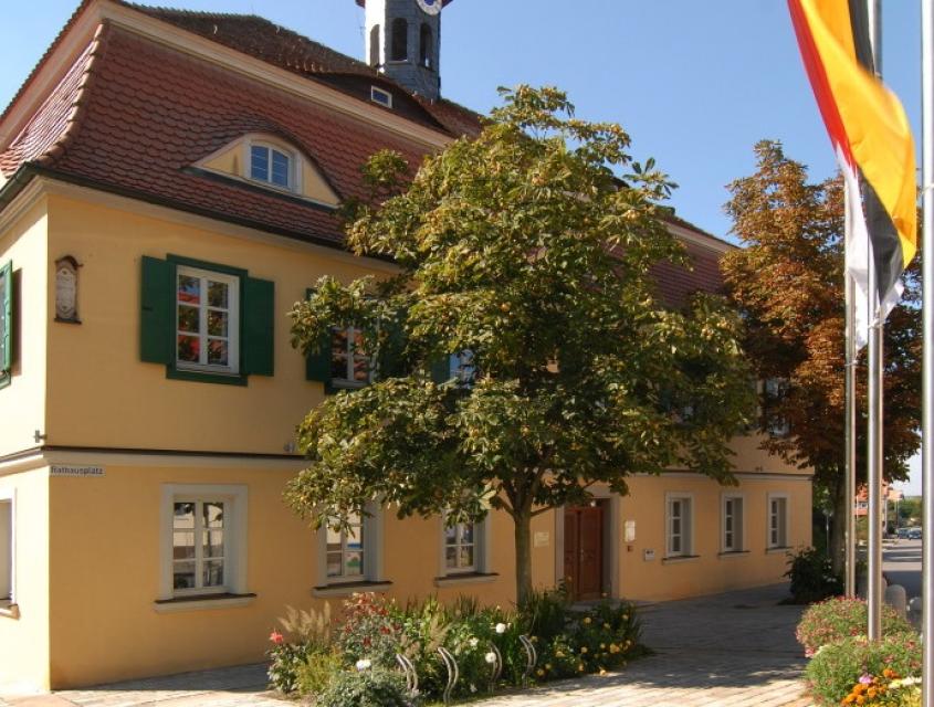 Die Tourist Information von Burgbernheim befindet sich im Rathaus, mitten in der Stadt