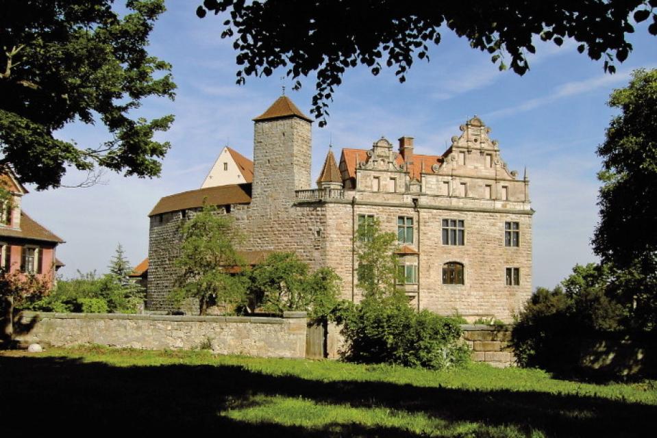 Burgerlebnismuseum - Cadolzburg. Die Cadolzburg war seit dem 13. Jahrhundert eine der wichtigsten Residenzen der Hohenzollern und im 14. und 15. Jahrhundert ein Zentrum ihrer Herrschaft in Franken.