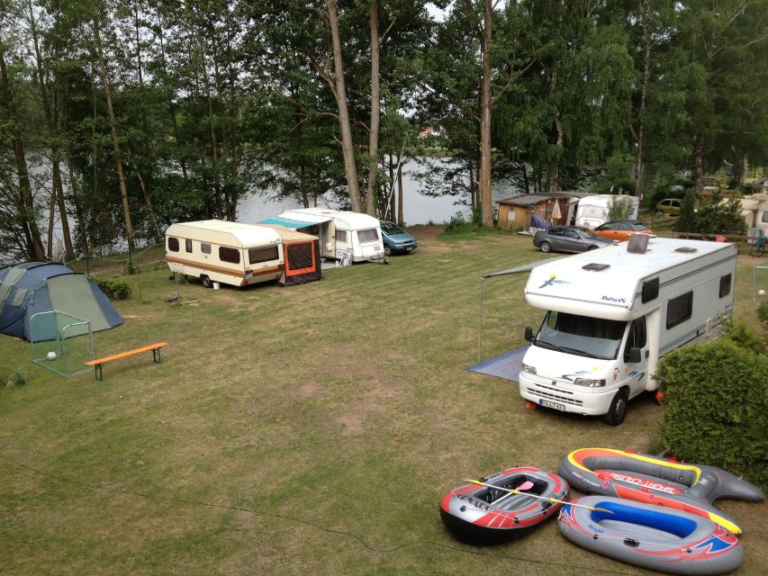 Idyllisch, in naturbelassener Umgebung, wo Biber und Co. noch zu Hause sind, liegt der Campingplatz Sonnensee.