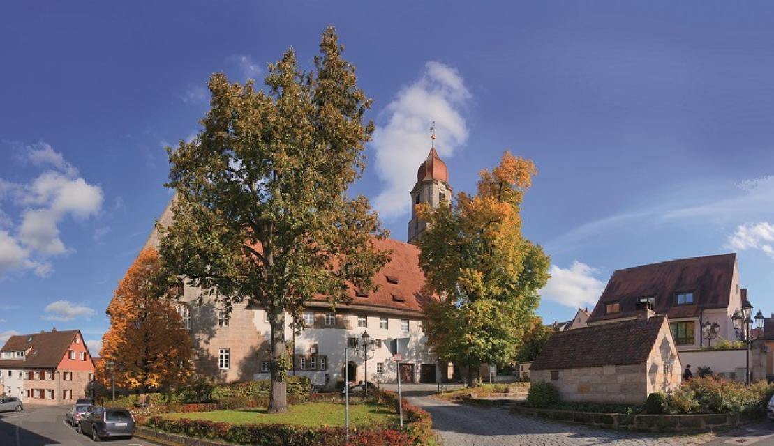 In Langenzenn befindet sich eine bezaubernde Stadtkirche, die zum ehemaligen Augustiner-Chorherrenstift gehört.
