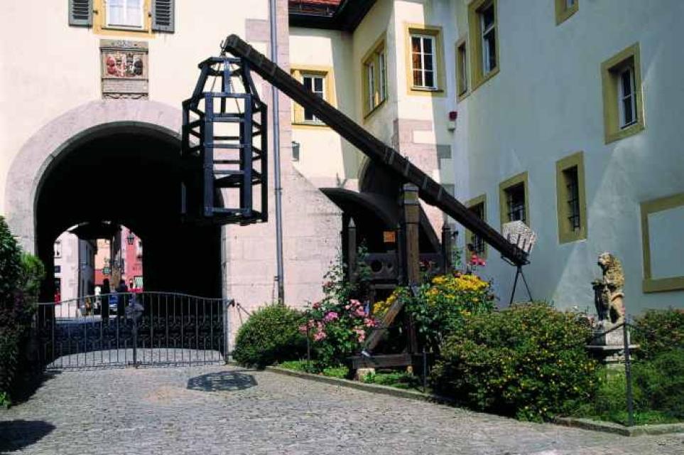 In der ehemaligen Rothenburger Johanniter-Komturei (erbaut 1396) befindet sich Deutschlands bedeutendstes Rechtskundemuseum, das Mittelalterliche Kriminalmuseum.
