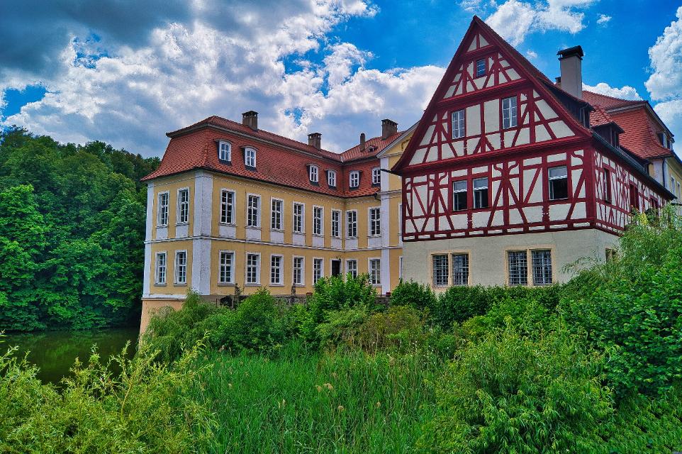 Wasserschloss in Rügland, Privatbesitz
                 title=