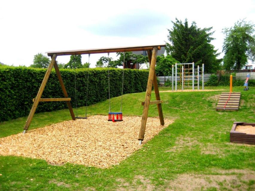 Der 2017 neu errichtete Spielplatz im Ortsteil Dickersbronn der Marktgemeinde Schopfloch, ist für Kinder bis 14 Jahren der perfekte Ort, um gemeinsam zu spielen und sich auszutoben.